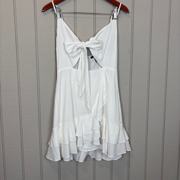 NWT Forever 21 Women’s  White Ruffle Dress with Bow Detail - Picture 1 of 10